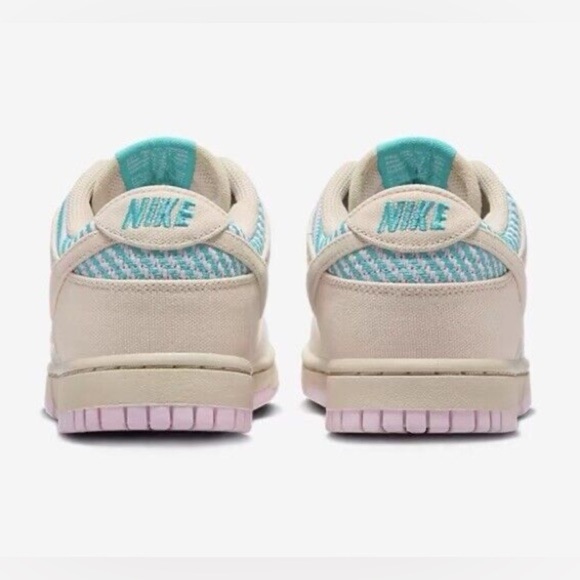 Nike🔥 dunks
Heat wave
Brand new
*rare
NWOT - Picture 10 of 13